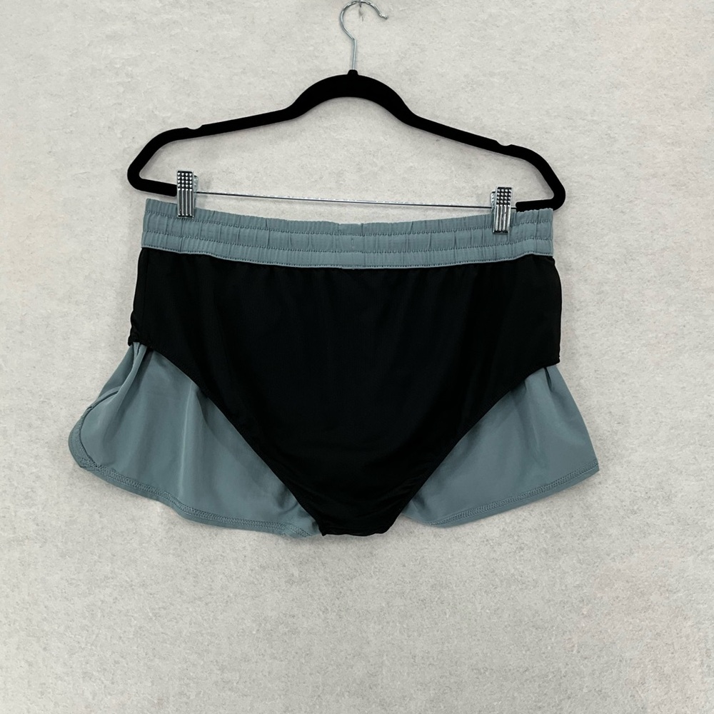 Women's Vuori Clementine 2.0 Short 2.5” Lake XL‎ - Picture 4 of 9
